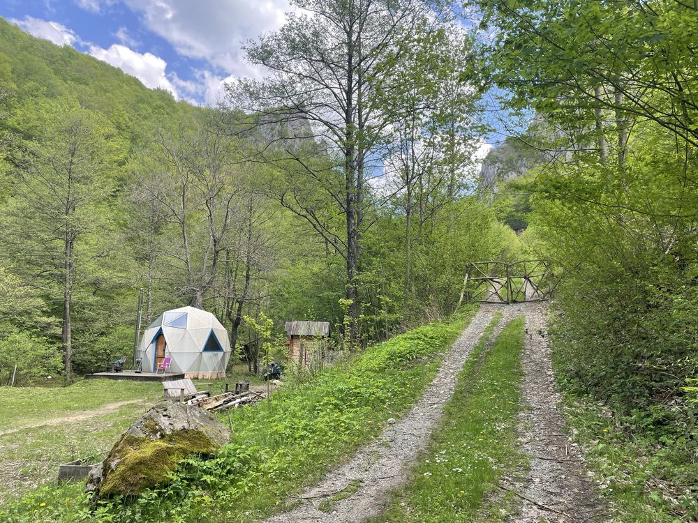 Oportunitate unică ! Proprietate in parc national pe malul Cernei !