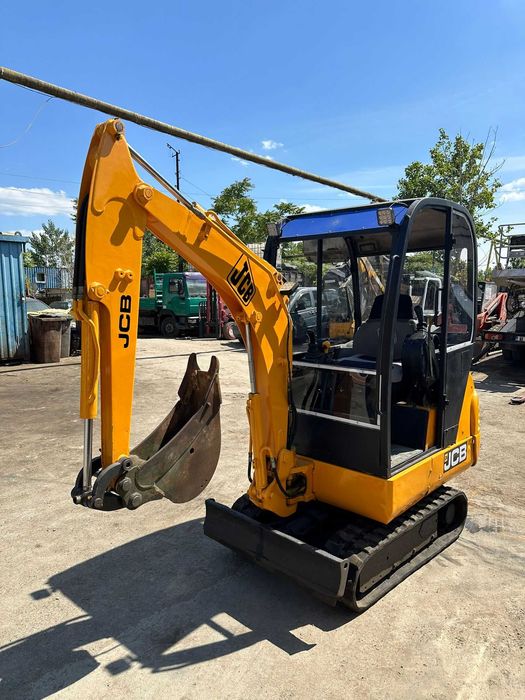 Excavator - JCB 8016