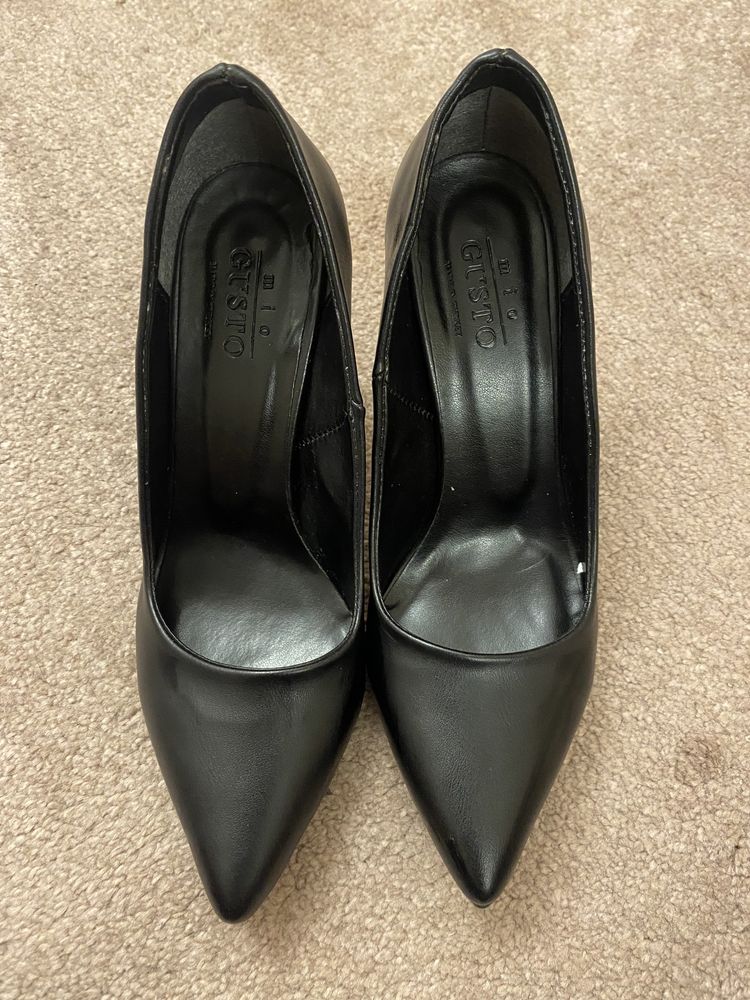 Черные каблуки от Mio Gusto, размер 36, состояние как новое