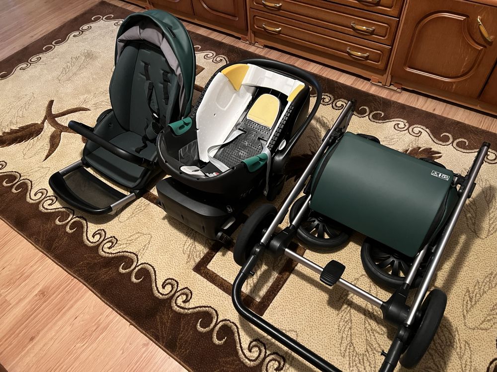 Vand carucior + scoica auto + baza Isofix