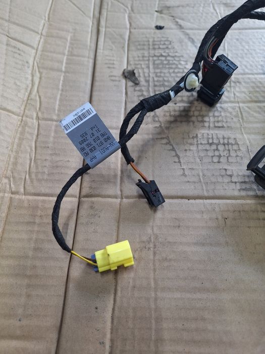 Cablaj portiera fata stanga AUDI A4 IV Avant 8K5, B8 2007 - 2015 8K097