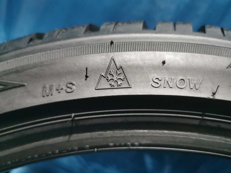 225 40 18 bridgestone m+s 4 buc
