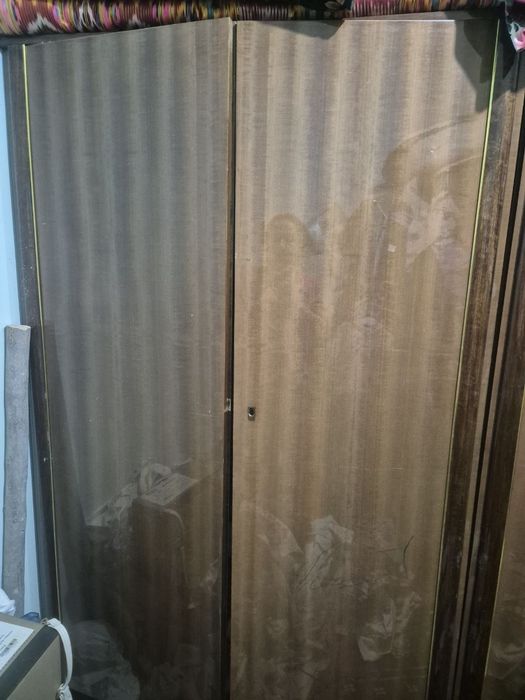 Продаю шкаф ,shkaf sotaman б/у 700.000 сум