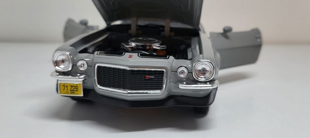 Machetă Camaro z/28 1/18 maisto