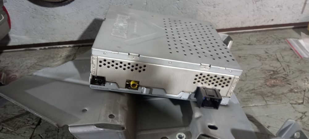 Навигация усилвател и DVD за мерцедес cls 320cdi