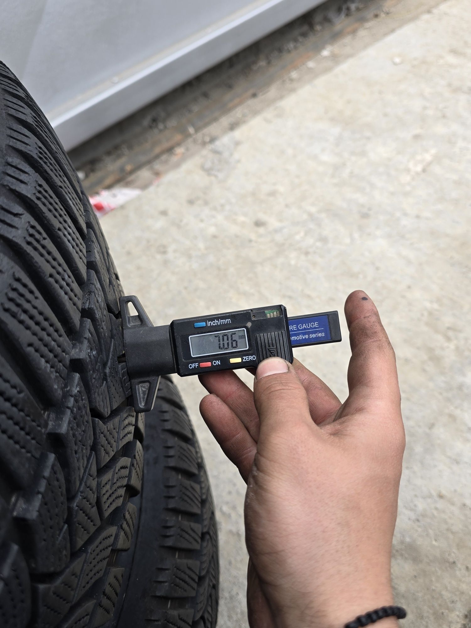 4 Броя 205/60/16 Dunlop 2x7,5mm 2x7mm