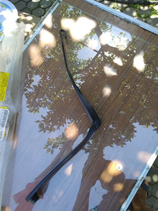 Поводок стеклоочистителя