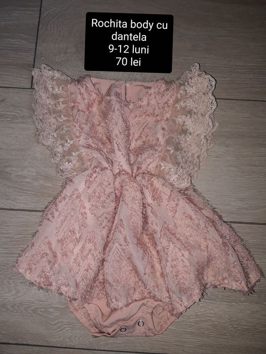 Rochie roz pudră cu dantelă și body 9-12 luni