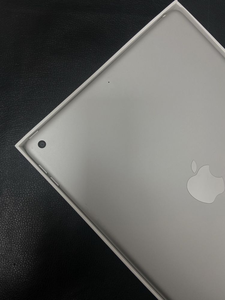 В продаже:Apple IPad 9