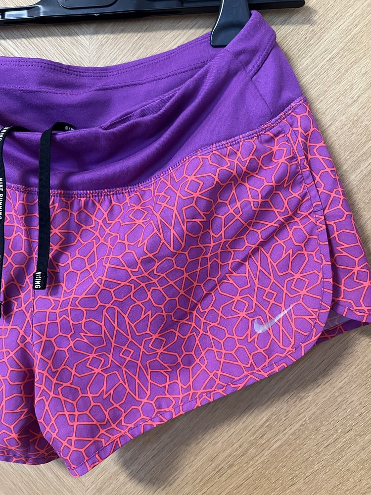 Екип Nike с тениска