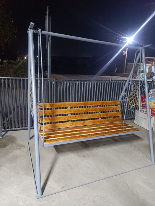 Качелий ,скамейка