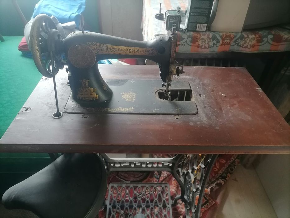 Mașină de cusut Singer