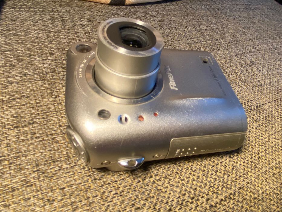 Aparat foto Fujifilm FinePix F601 Zoom