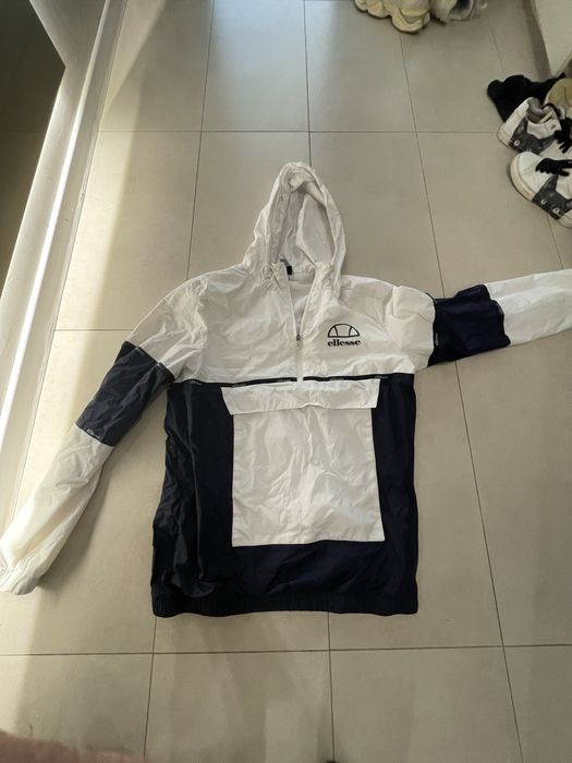 Ellesse ветровка използвана,но като чисто нова