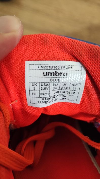 Umbro футболни стоножки 34 номер