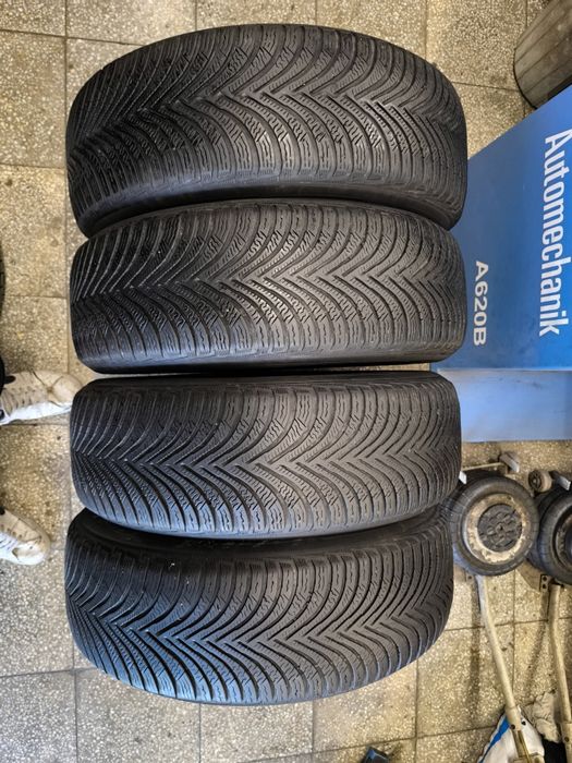 215 65 17 Michelin Зимни 4бр.