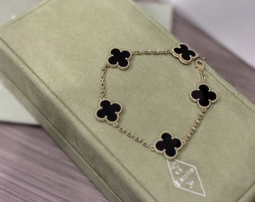 Van Cleef & Arpels гривна