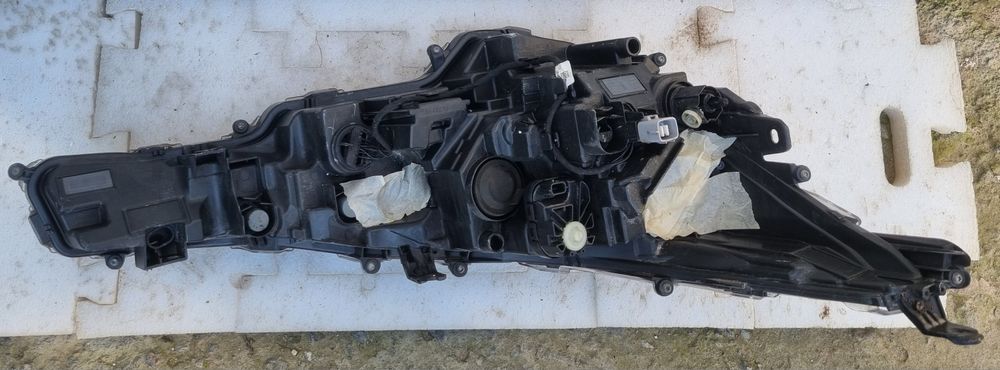 Vând far stânga Toyota Corolla Break