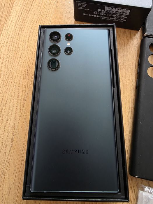 Samsung galaxy s22 Ultra перфектен