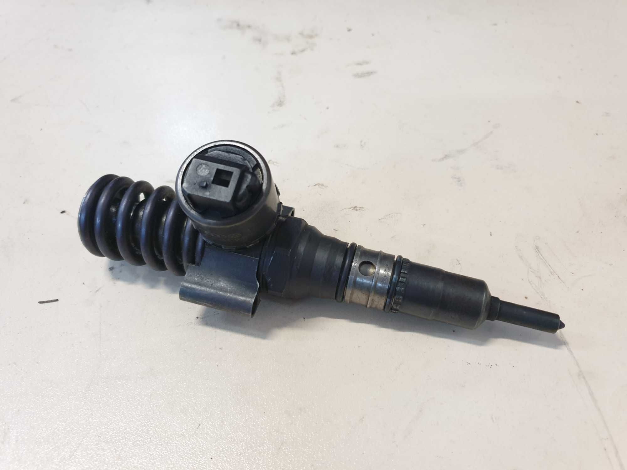 Injector Volkswagen Touran (1T1) 2.0 TDI BKD 2005