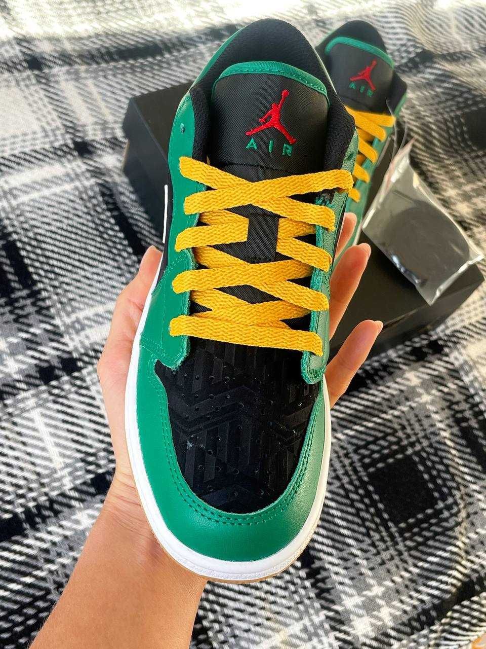 Кроссовки: Nike Air Jordan 1 Low SE Green Christmas