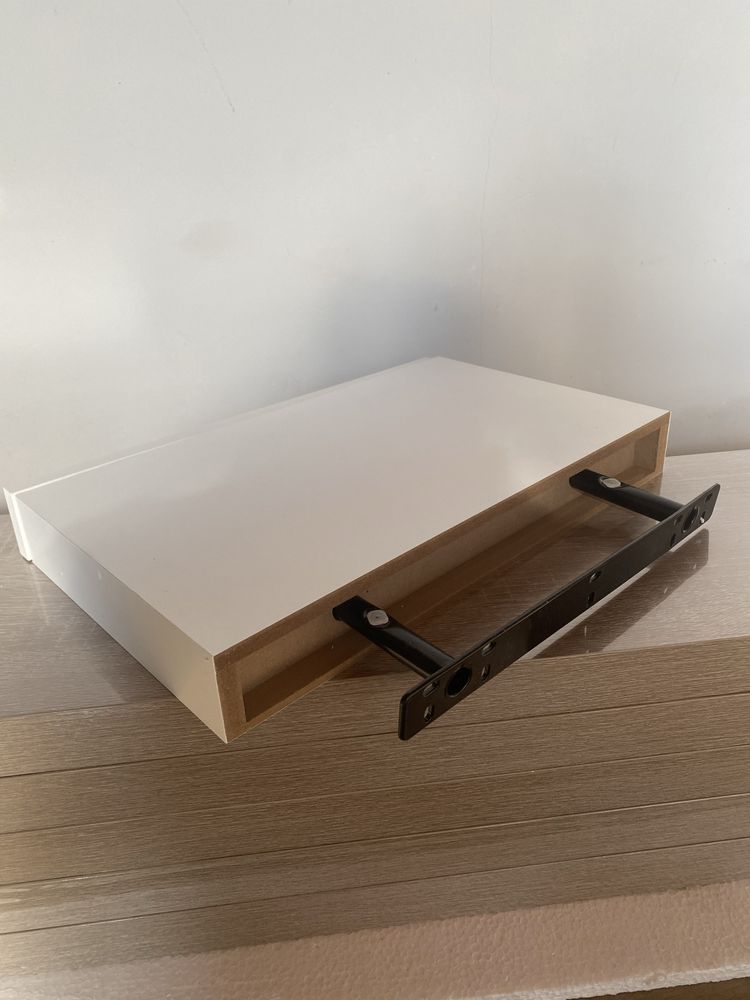 Стенен рафт с чекмедже MDF