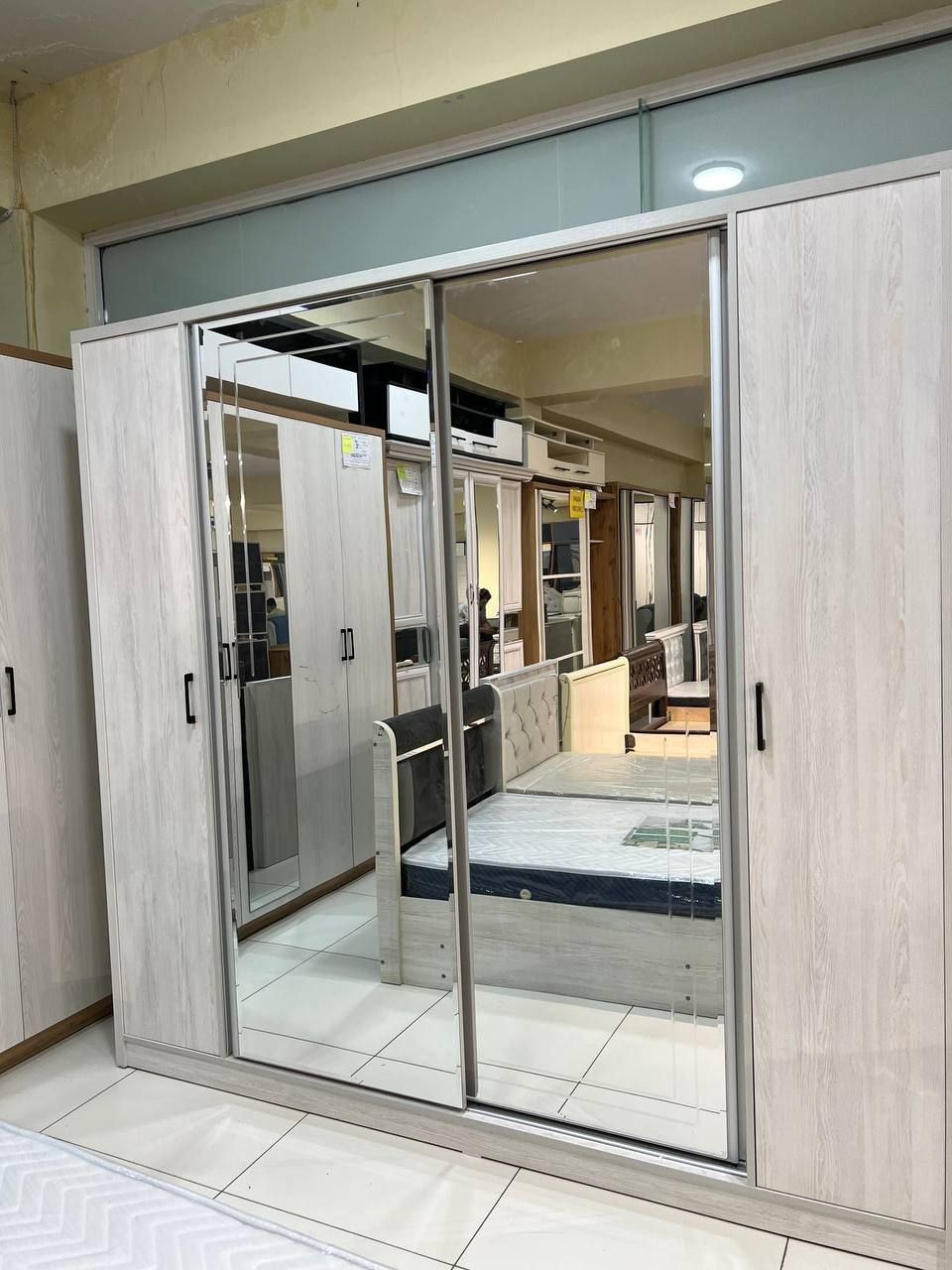 Шикарный большой шкаф от Comfort Mebel.  Можно в рассрочку!