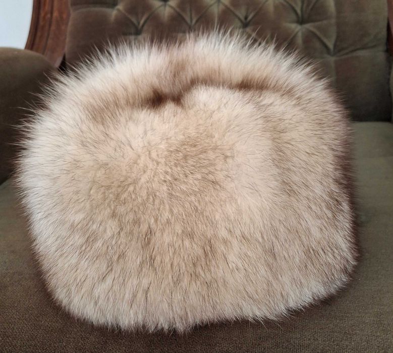 Căciulă de blană , vulpe polară