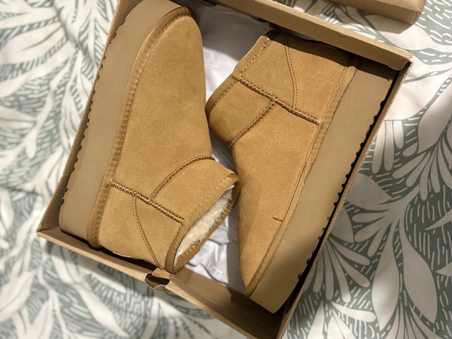 Ugg mini clasic