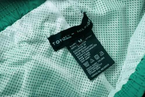 Pantaloni scurti rosu Tommy Hilfiger. Marime 42, 44, 46. Nou!