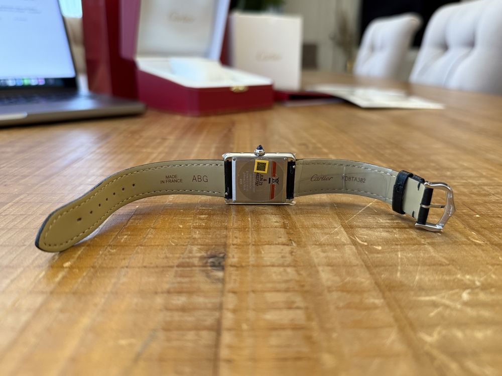 Часы Cartier Tank Must De