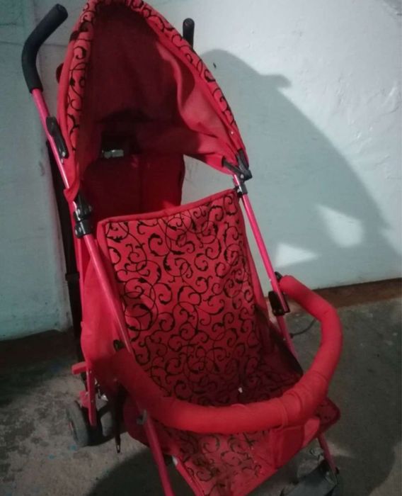 Продам коляску трость не сломана