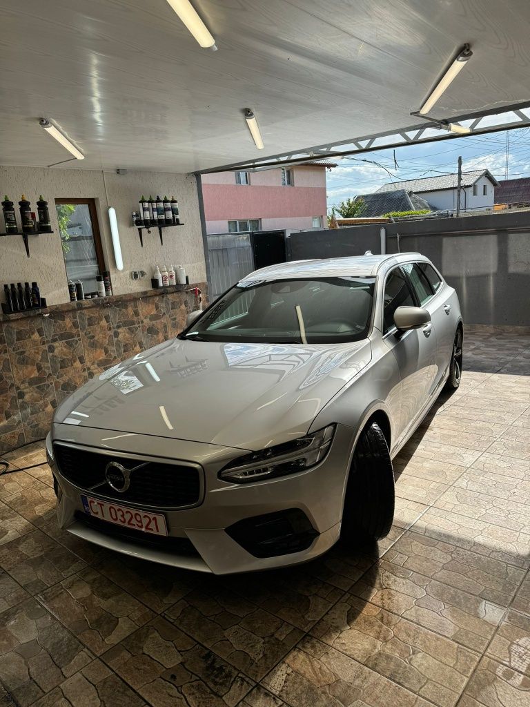 Vând volvo V90 R Design