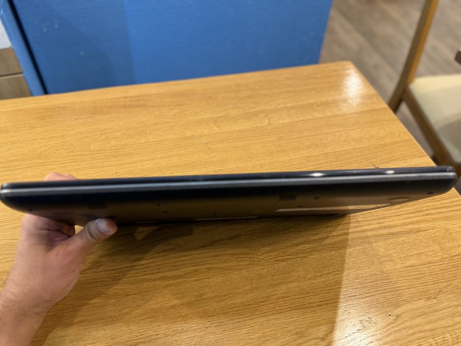 Vand laptop asus i7 gen 8