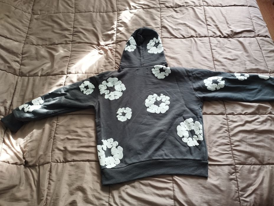 Продавам сив Denim tears