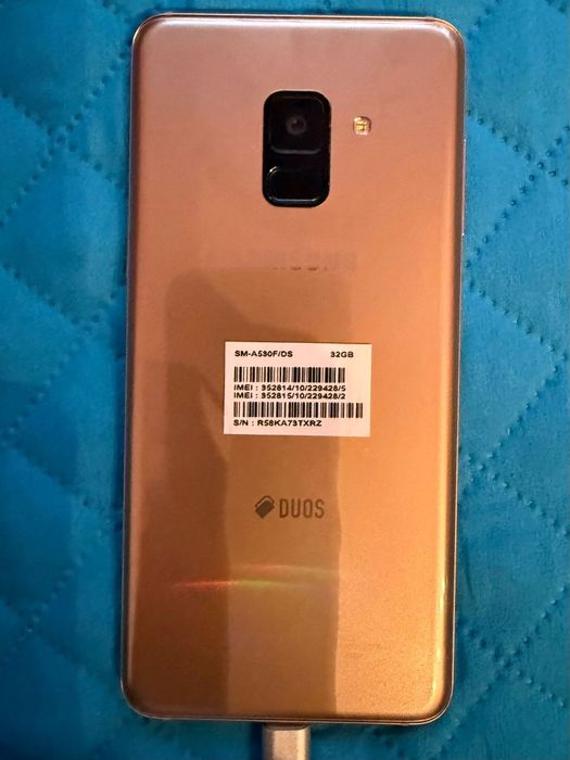 Vând Samsung A8, stare foarte bună
