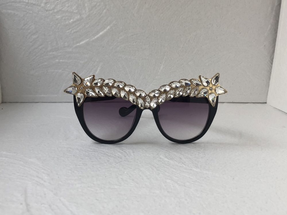 Dolce Екстравагантни дамски слънчеви очила котка с камъни черни DG 972