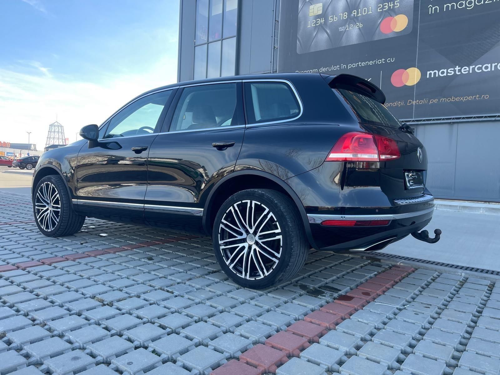 Vând Volkswagen Touareg fabricat 2016 , motor 3000 diesel Ad Blue
