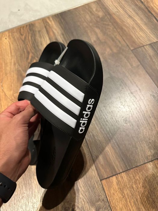Slapi Adidas Noi