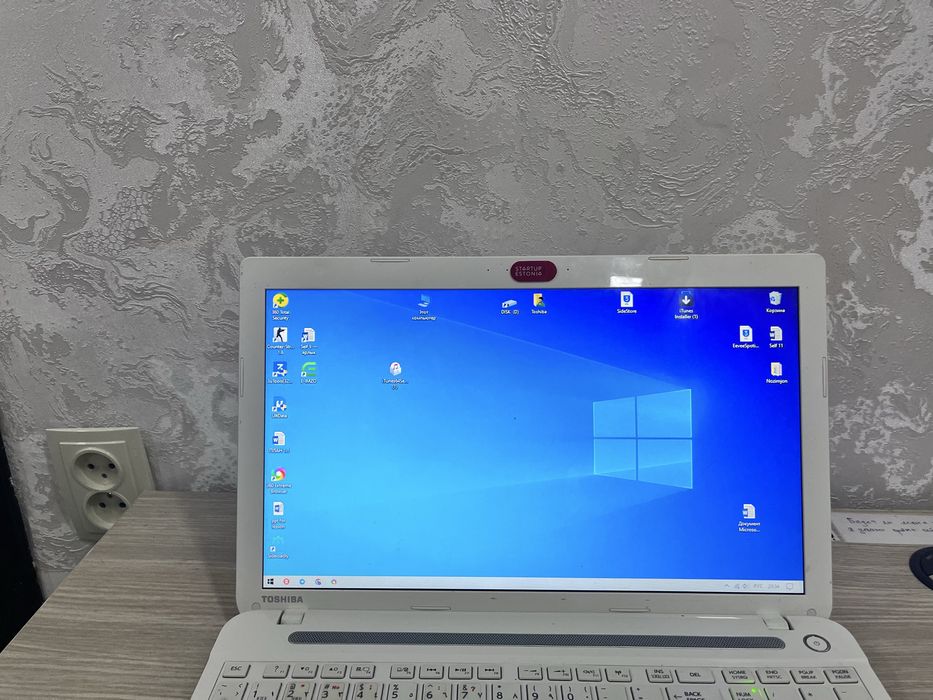 ноутбук Toshiba Satellite C50-A550