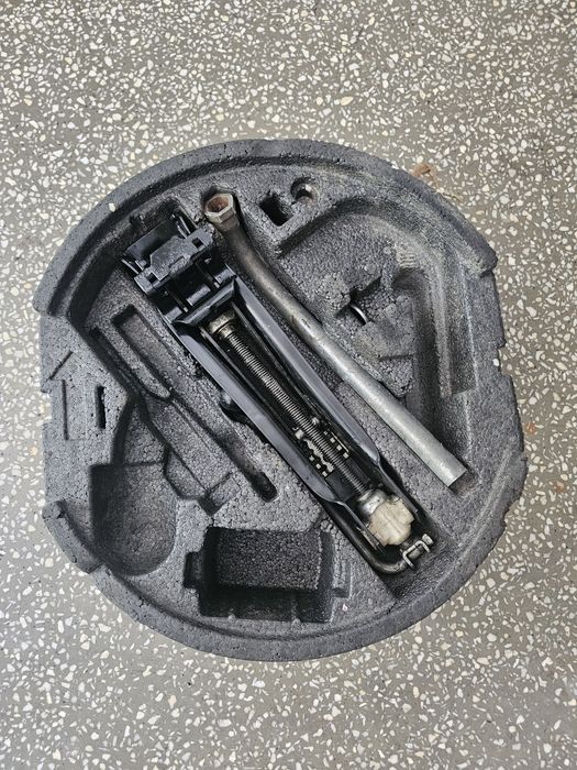 Cric , coarba depanare roata Volkswagen Skoda Seat Audi