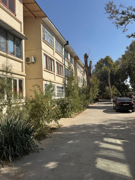 Сдается 3-х комнатная квартира на 1 этаж