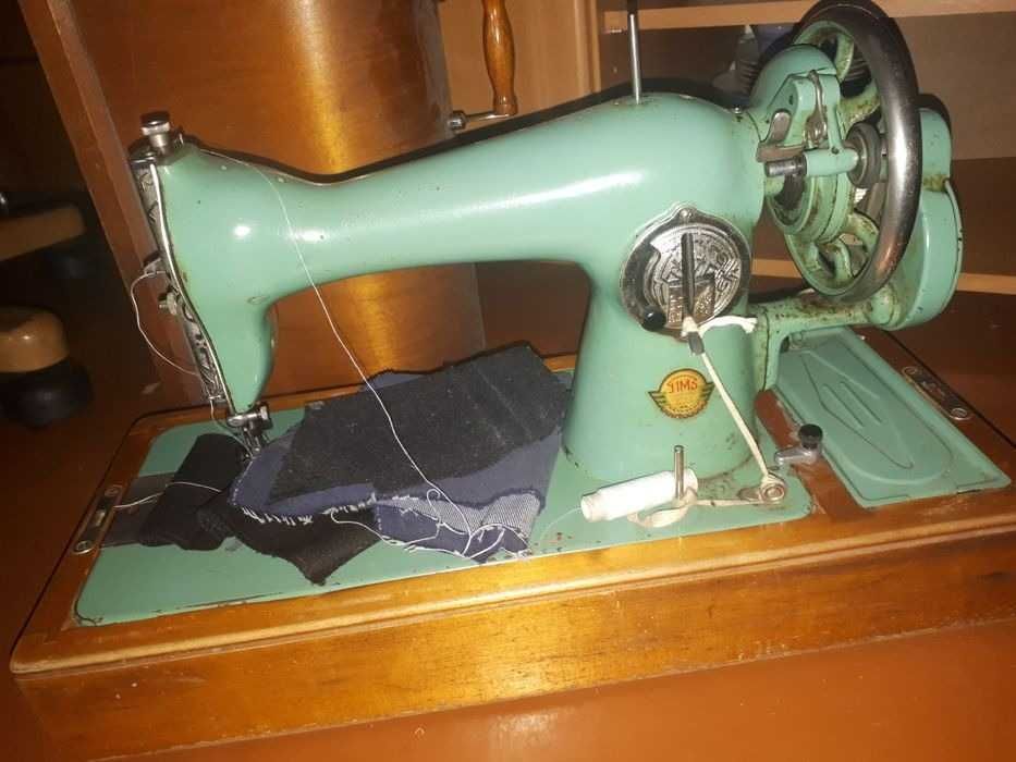 Обменяю хорошую швейную машинку Подольскую середина 60 годов