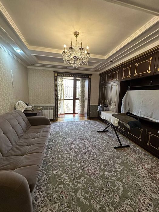 Продаётся 4х комн. банковская квартира на Бузбазар БИЙ Парковочн место