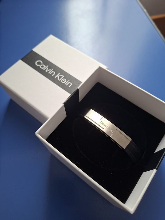 Vând brățară Calvin Klein