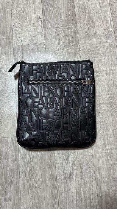 Armani Exchange  оригинал барсетка