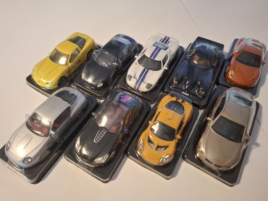 Модели на колички в мащаб 1:43