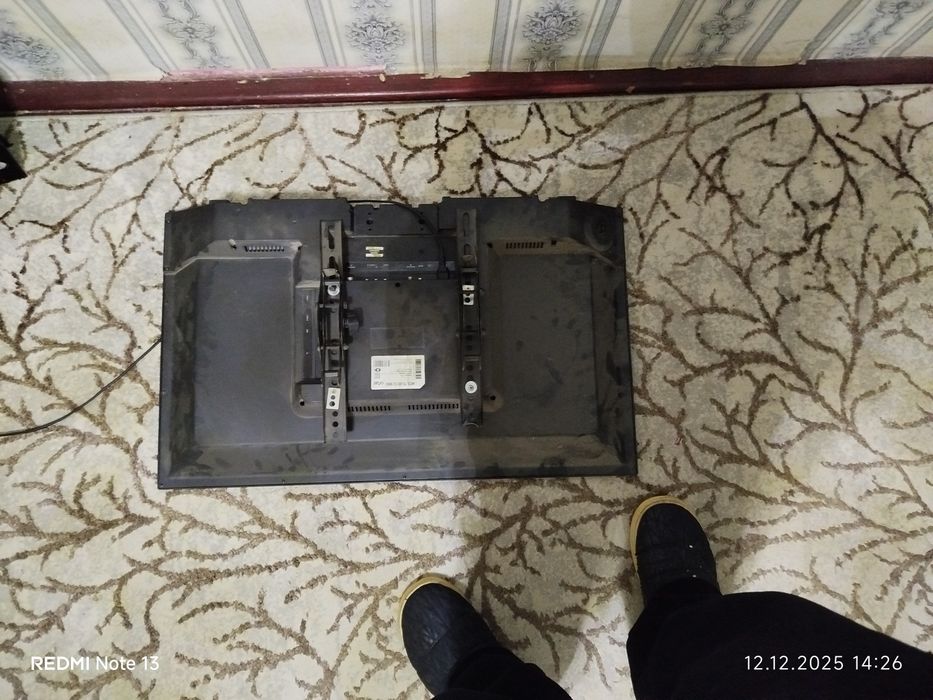 На запчасти, телевизор Artel.