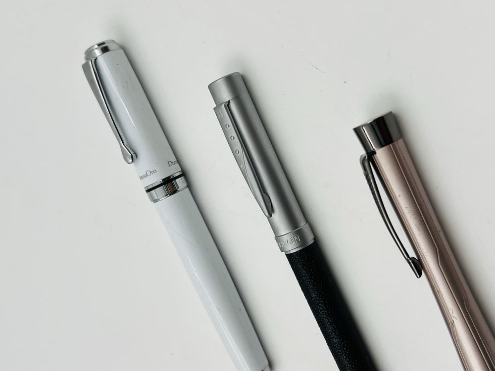 Donna Oro Balmain & Parker