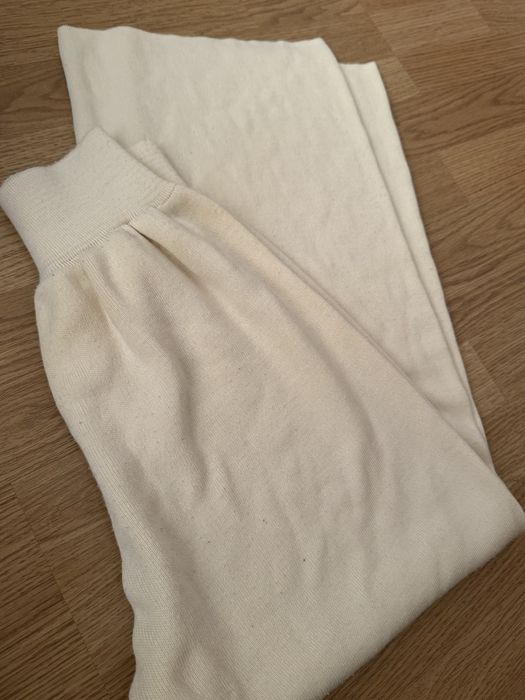 Бял комплект плетиво